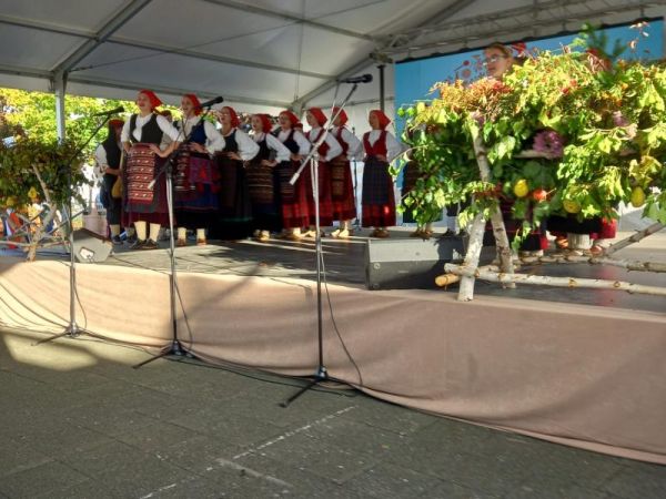 Folklorna skupina Degenija na manifestaciji Jesen u Lici