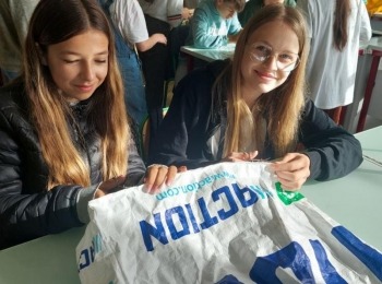 Osnovna škola dr. Jure TurićaBean bags