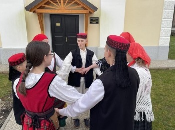 Osnovna škola dr. Jure Turića7. kako su Yivjeli
