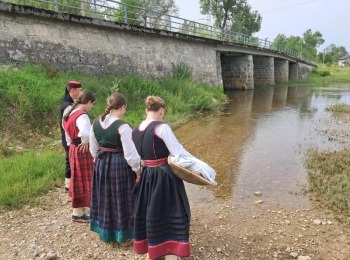 Osnovna škola dr. Jure Turića8. kako su Yivjeli