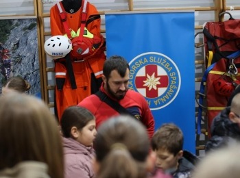 Osnovna škola dr. Jure Turića6c24b61d-1eec-48e3-a46e-5ace080b80ba
