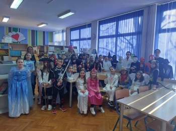 Osnovna škola dr. Jure TurićaMaYkare knjiYnica.jpg