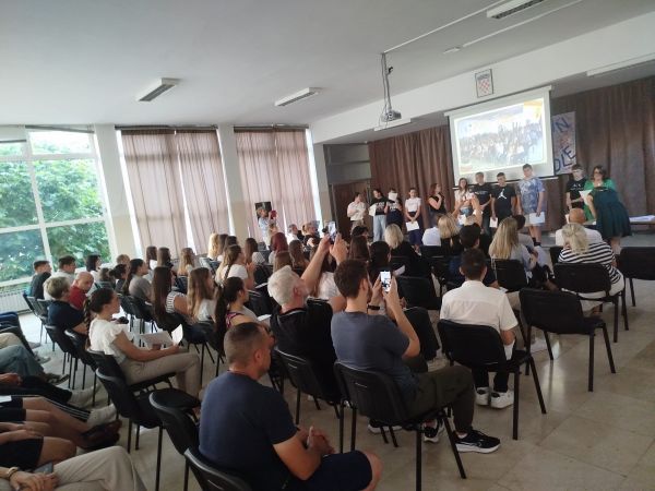 Svečana podjela svjedodžbi učenicima osmih razreda