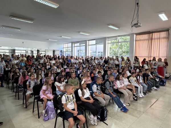 Svečano započela nova nastavna godina u OŠ dr. Jure Turića