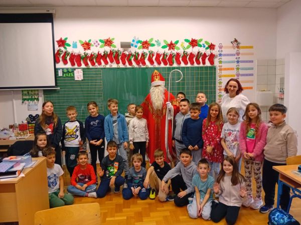 Sveti Nikola u posjetu našoj školi