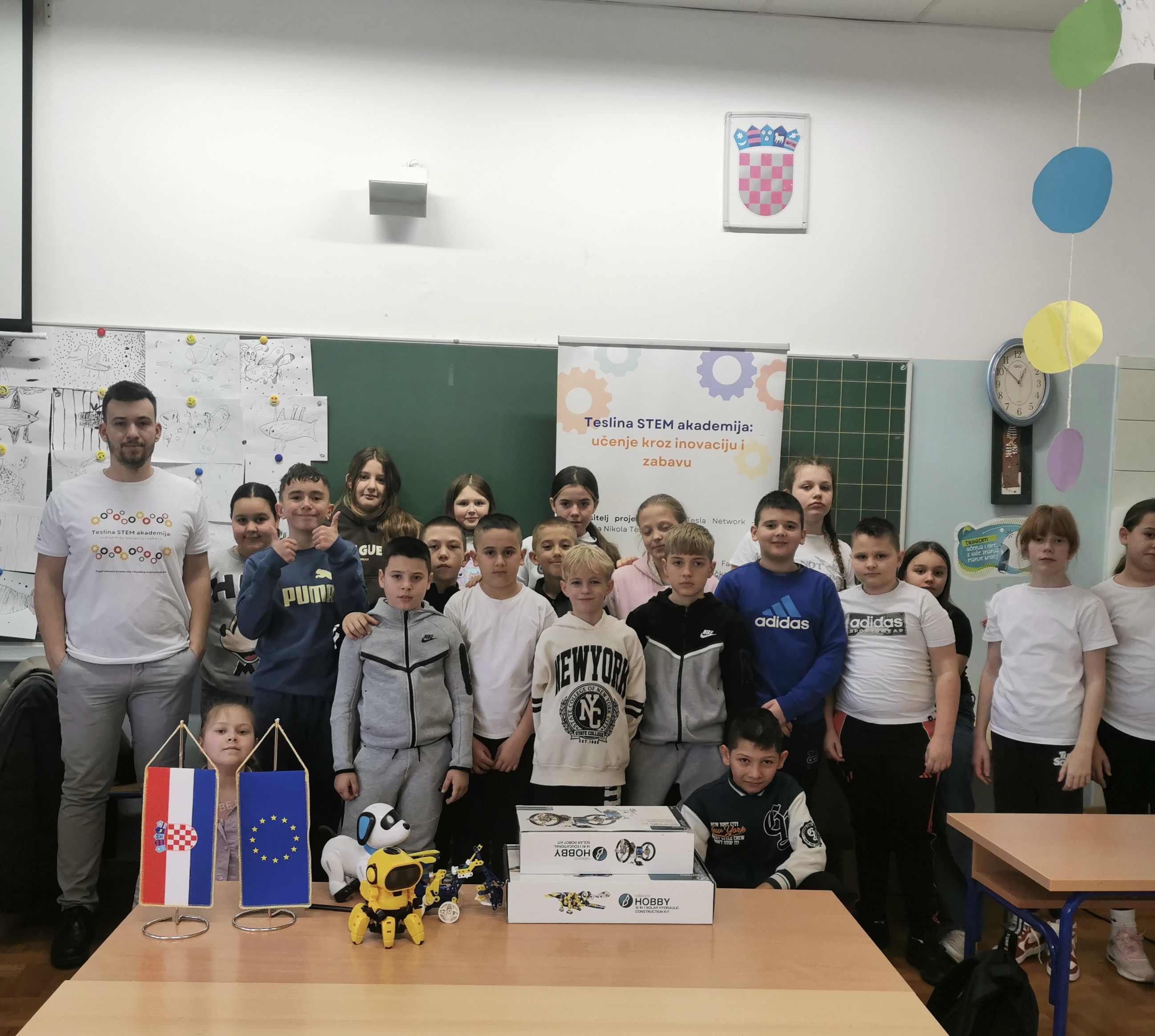 Teslina STEM akademija – Učenici učili kroz praktične radionice iz elektromagnetizma, robotike i optike