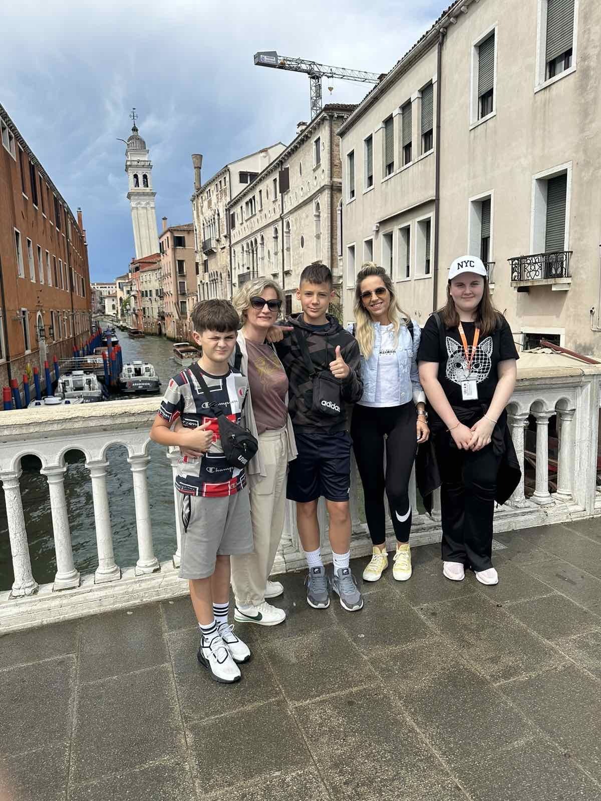 Troje učenika naše škole uspješni na Međunarodnoj olimpijadi engleskog jezika Hippo ”Engleski bez granica” u Italiji